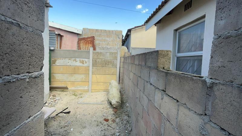 2 Bedroom Property for Sale in Mfuleni Western Cape